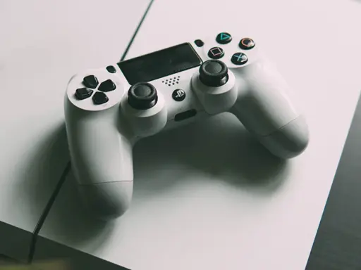 DualShock 4 na PC: Opanuj podłączenie i graj bez przeszkód!