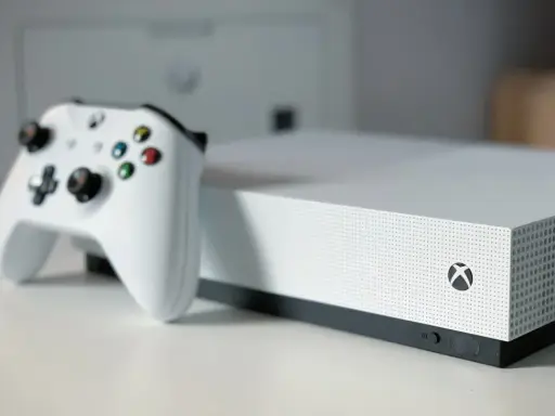 Gry na Xbox Series S: Gdzie i jak kupować, by oszczędzić?