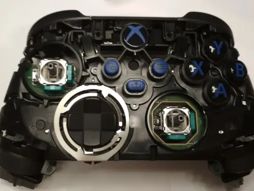 Jak zresetować pada Xbox One? Rozwiąż problemy z kontrolerem!