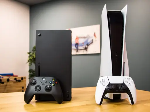 PS5 czy Xbox Series X: Która konsola jest dla CIEBIE w 2026?