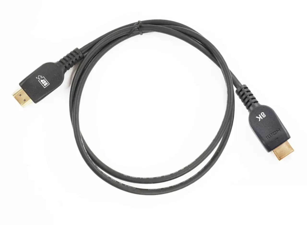 Certyfikowany kabel HDMI 2.1 Ultra High Speed z kodem QR