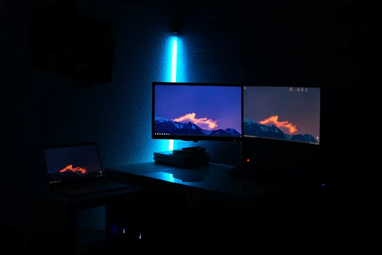 Porównanie matryc monitorów IPS VA OLED