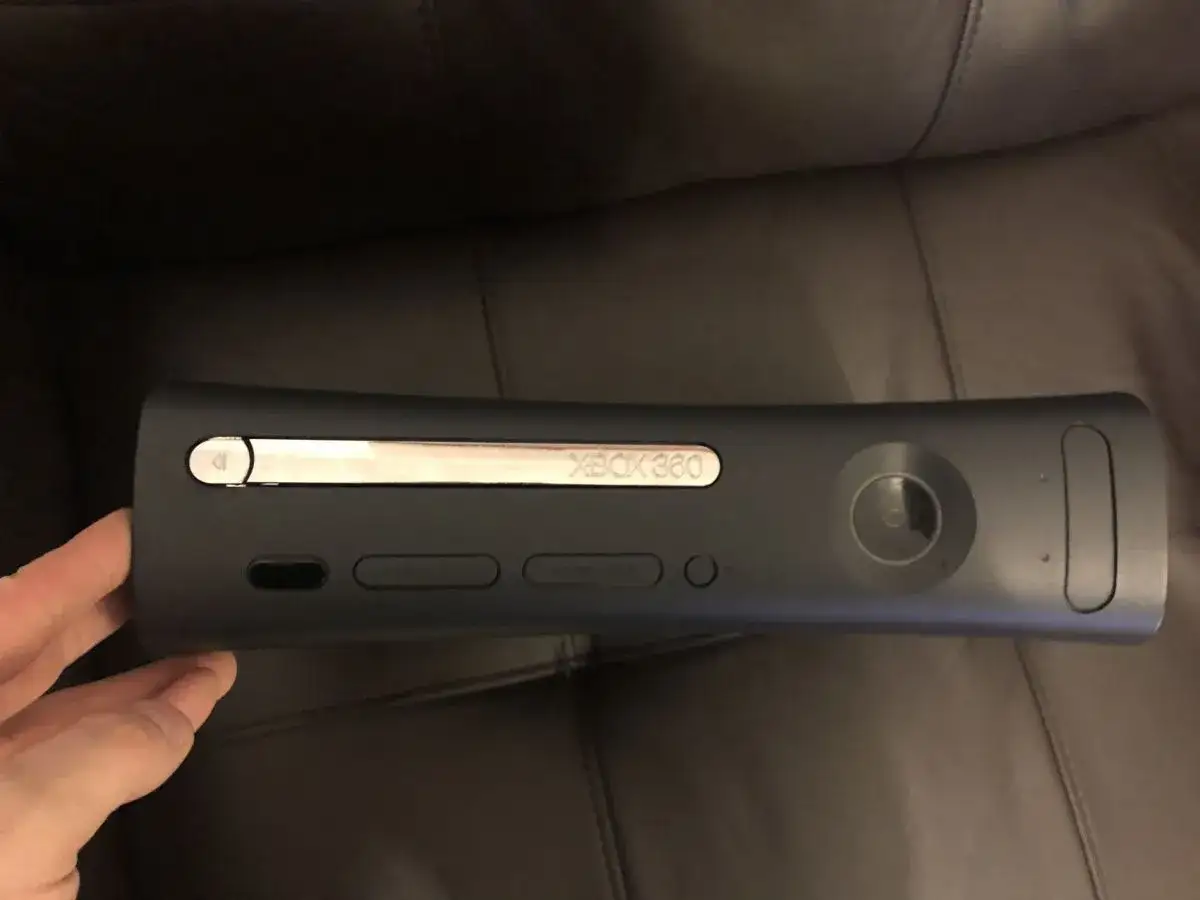 Xbox 360 konsola podłączona do internetu